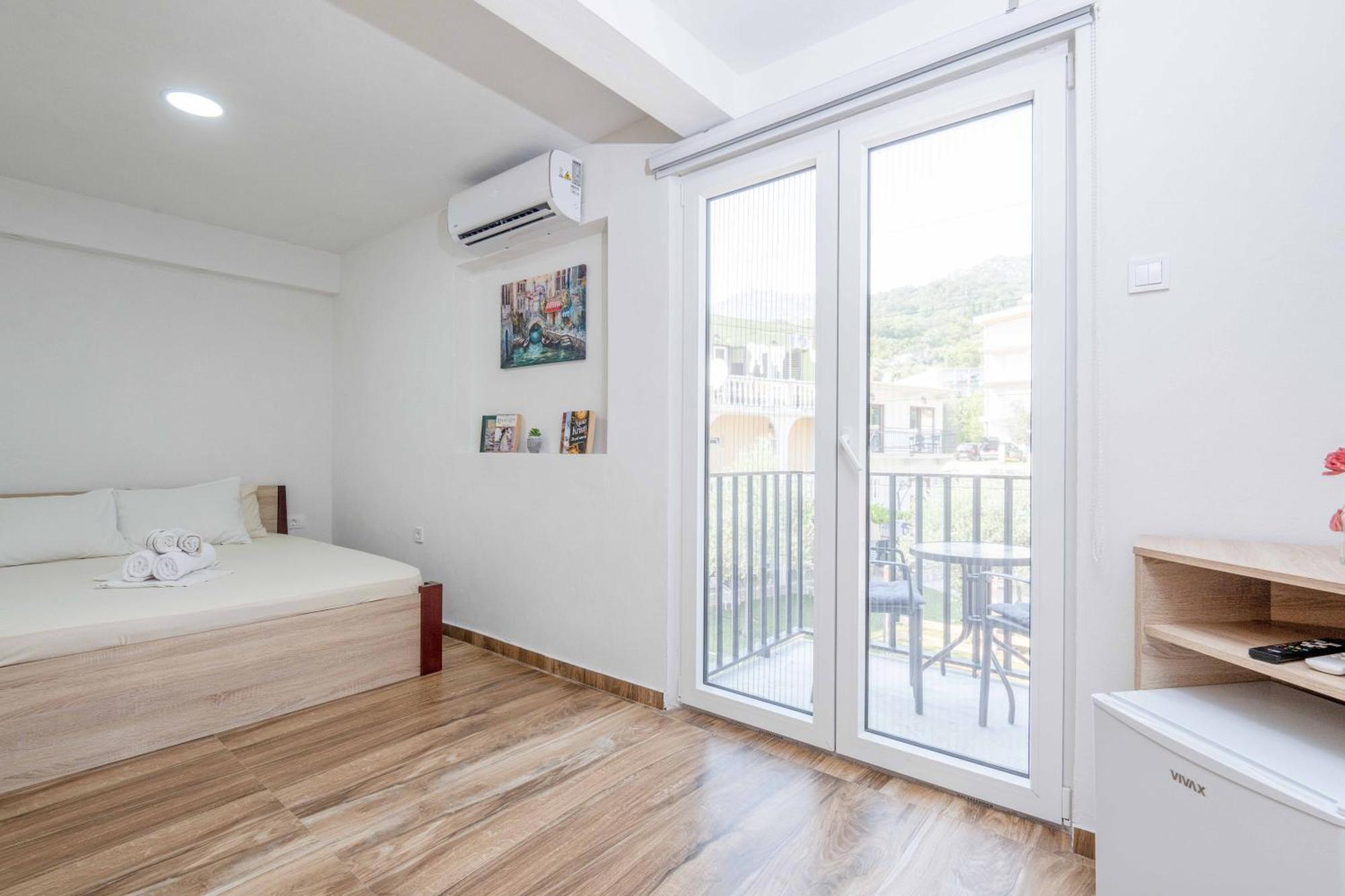 Sumice Inn Petrovac Exteriér fotografie